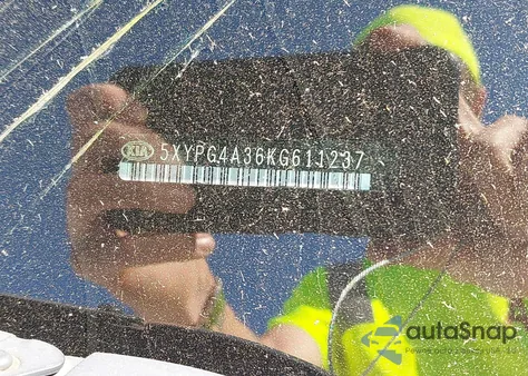 2019 Kia Sorento 2.4L L z USA, uszkodzony, nr VIN 5XYPG4A36KG611237